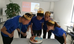 濃情家文化，恩情暖人心——中岳店舉辦第三季度員工生日會(huì)